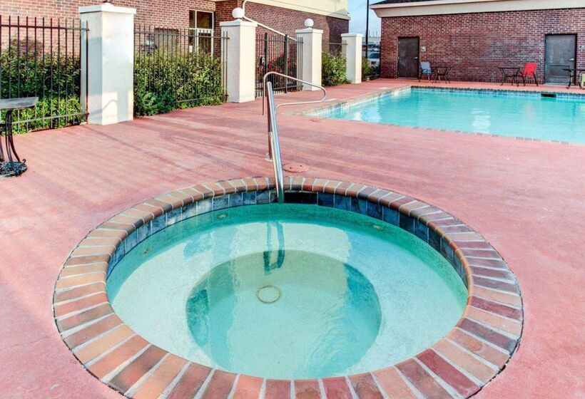 ホテル Comfort Suites Waxahachie   Dallas