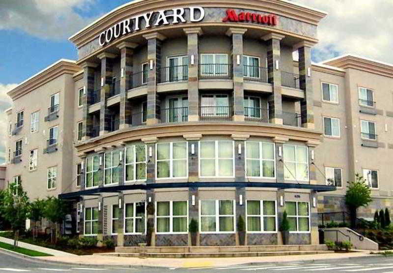فندق Courtyard By Marriott Seattle Kirkland