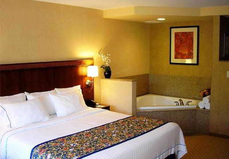 فندق Courtyard By Marriott Seattle Kirkland