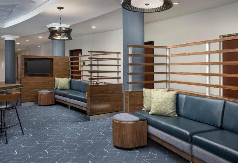 فندق Courtyard By Marriott Seattle Kirkland