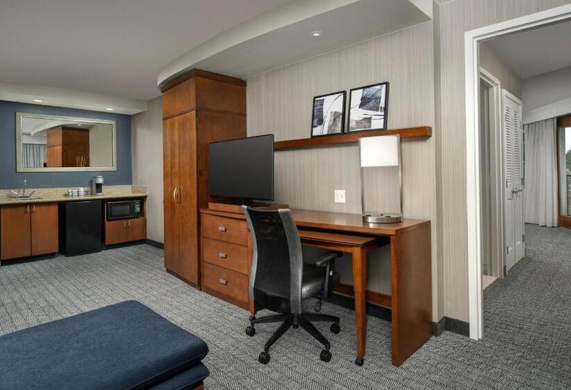 فندق Courtyard By Marriott Seattle Kirkland