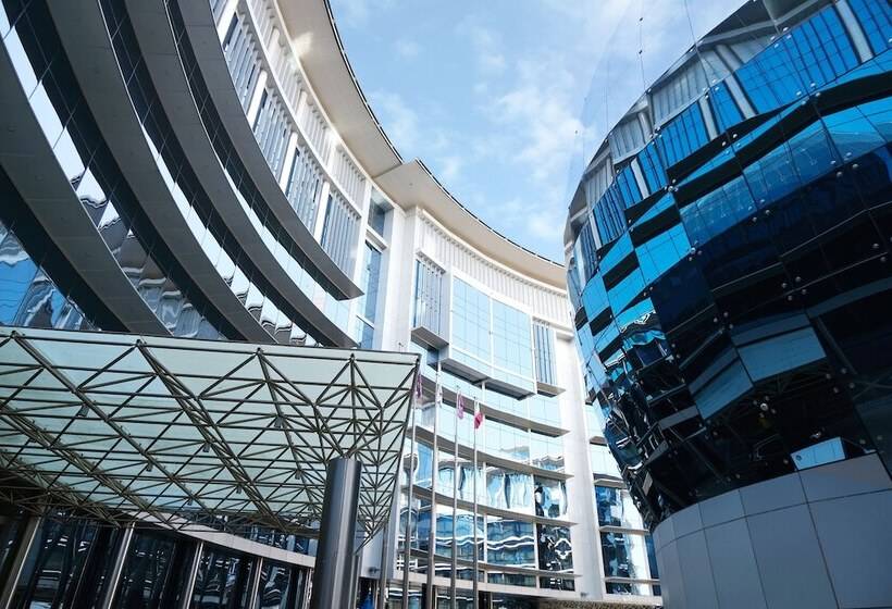 ホテル Crowne Plaza Doha   The Business Park, An Ihg