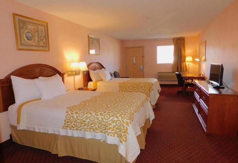 هتل Days Inn By Wyndham Huntington