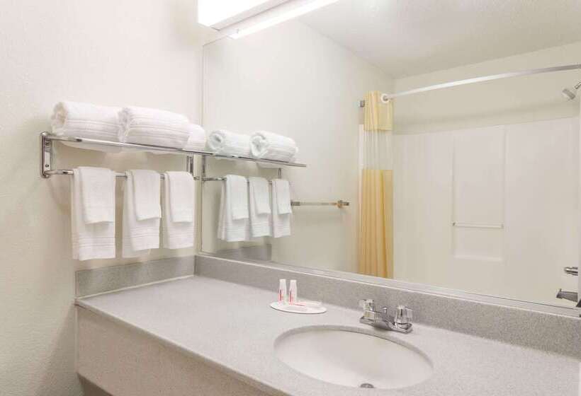 فندق Jesup Inn & Suites