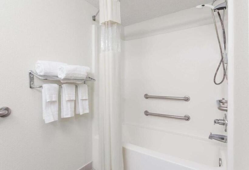 فندق Jesup Inn & Suites