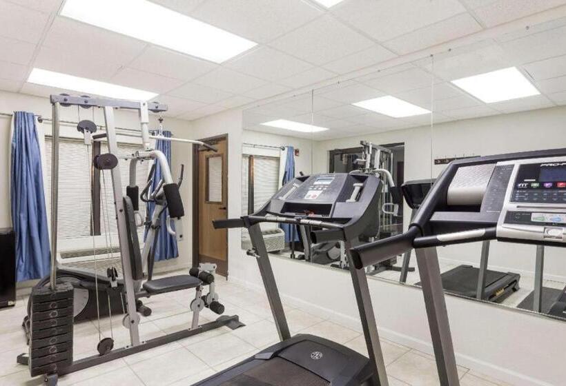 فندق Jesup Inn & Suites