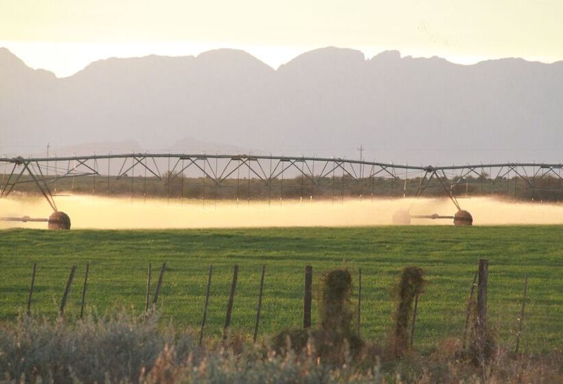 هتل De Zeekoe Guest Farm