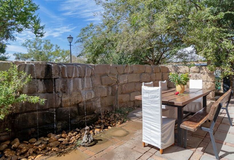 هتل De Zeekoe Guest Farm