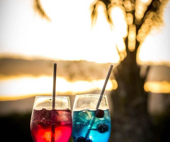 هتل De Zeekoe Guest Farm