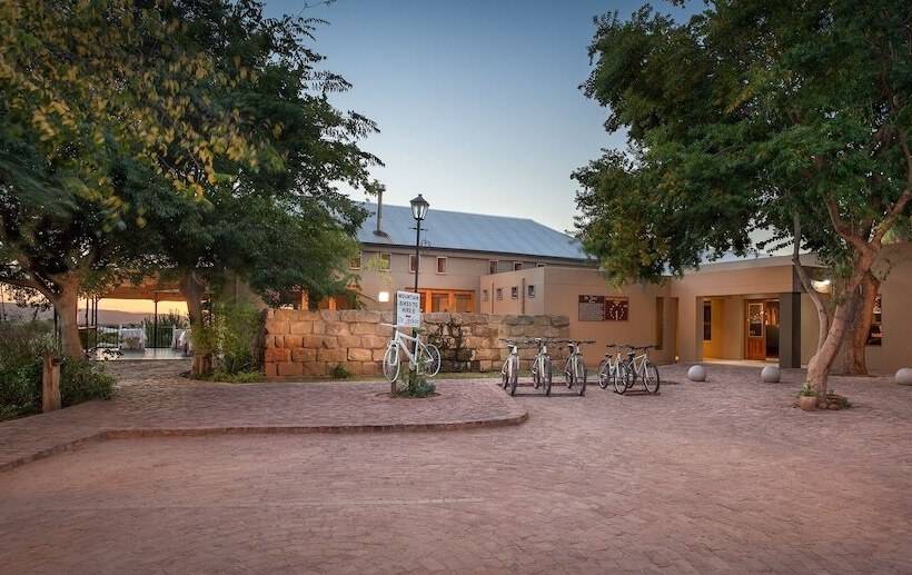 هتل De Zeekoe Guest Farm