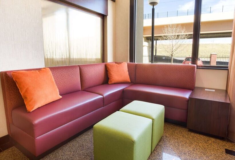 בית מלון כפרי Drury Inn & Suites Denver Tech Center