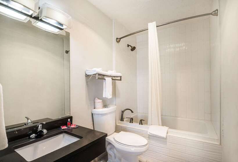 Отель Econo Lodge Glade Springs I 81