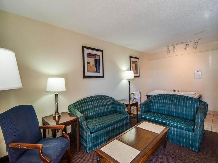 Отель Econo Lodge Glade Springs I 81