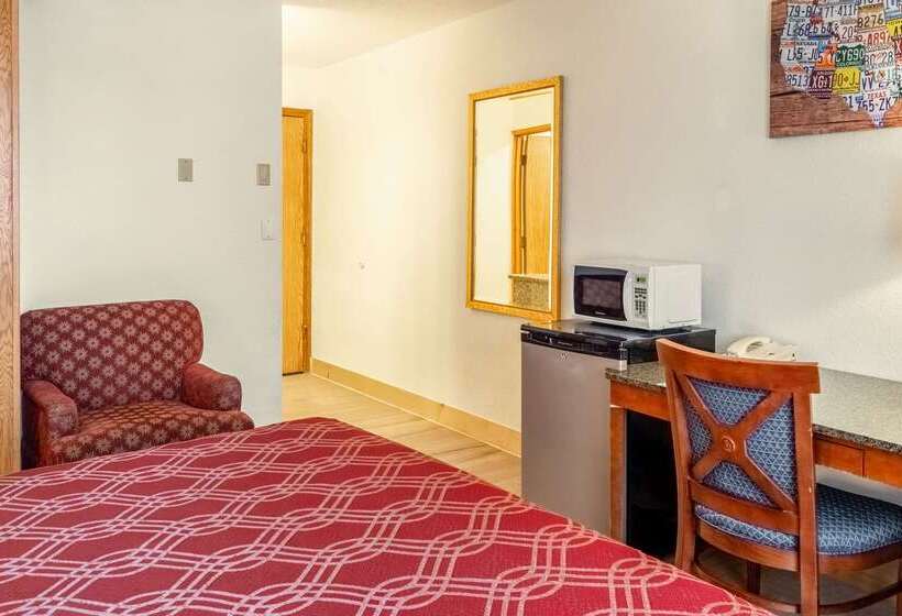 호텔 Econo Lodge Inn & Suites Madras