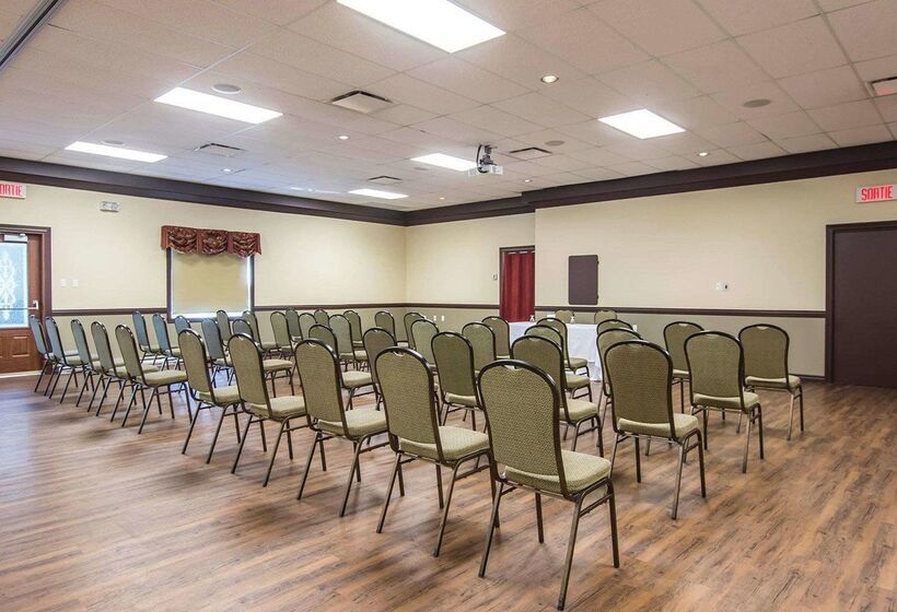 ホテル Econo Lodge Inn & Suites