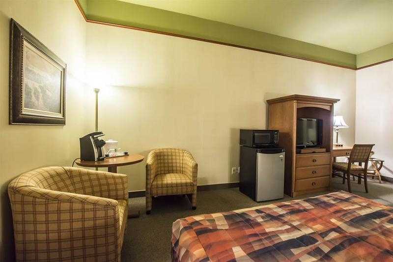 ホテル Econo Lodge Inn & Suites