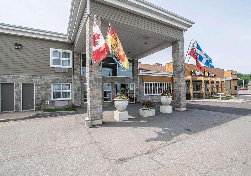 ホテル Econo Lodge Inn & Suites