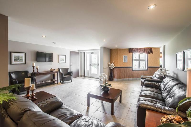 ホテル Econo Lodge Inn & Suites