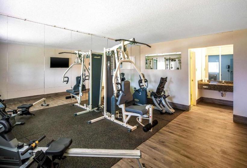 בית מלון כפרי Econo Lodge & Suites Spokane