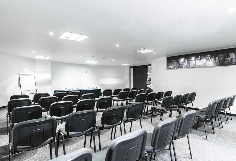 ホテル Exe Cities Reforma