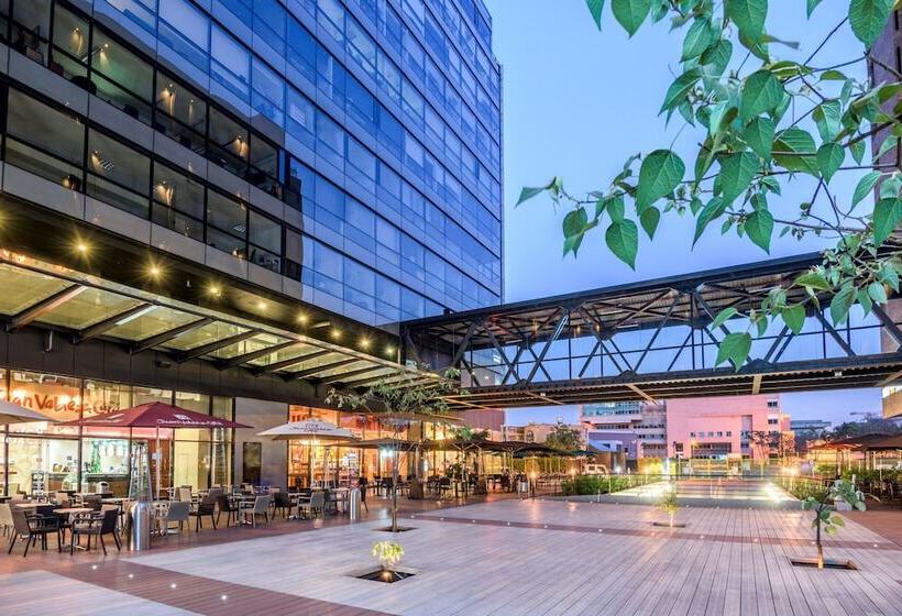 酒店 Fairfield By Marriott Bogota Embajada