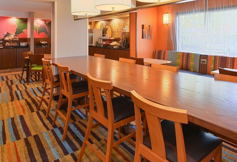 בית מלון כפרי Fairfield Inn & Suites By Marriott Lexington Georgetown/college Inn