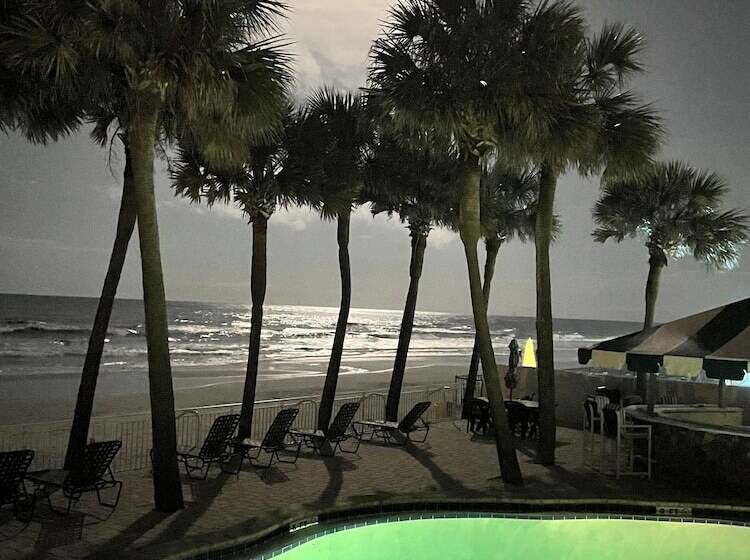 فندق Flamingo Inn Beachfront