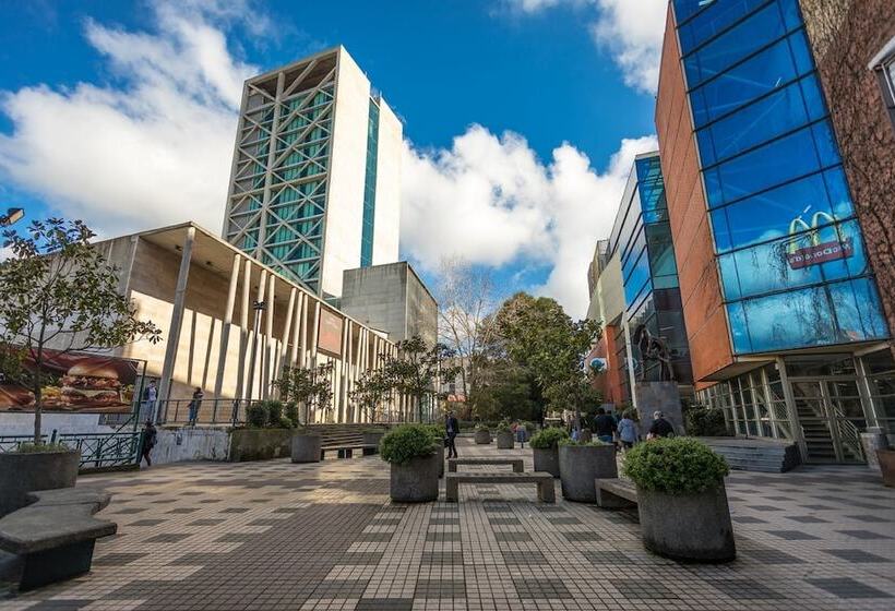 בית מלון כפרי Four Points By Sheraton Los Angeles