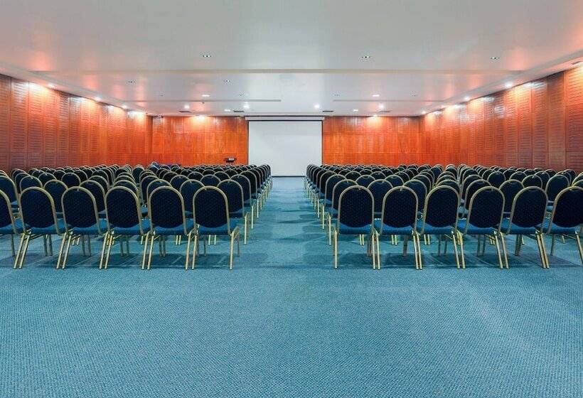 בית מלון כפרי Four Points By Sheraton Los Angeles