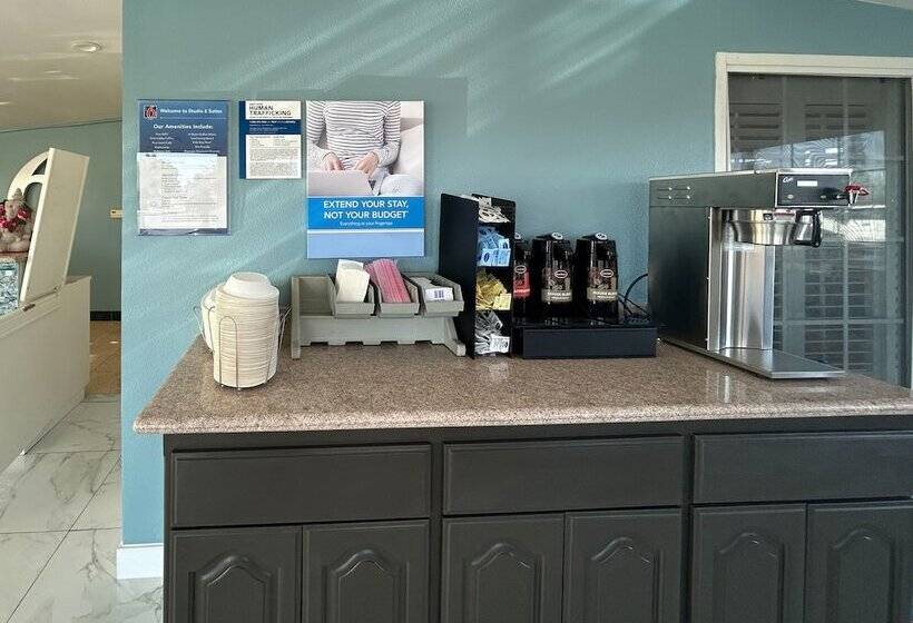 فندق Studio 6 Suites Madera, California   Yosemite