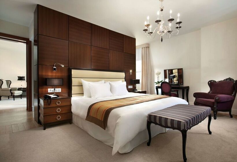 Grand Hotel Vilnius, Curio Collection By Hilton
