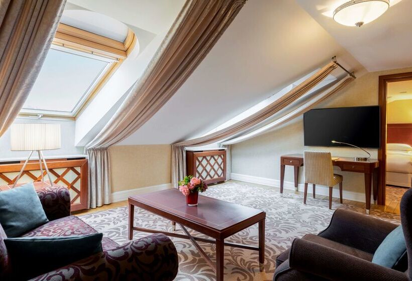 Grand Hotel Vilnius, Curio Collection By Hilton