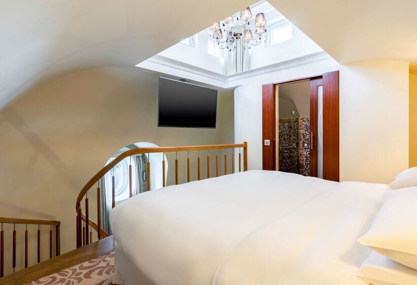 Grand Hotel Vilnius, Curio Collection By Hilton