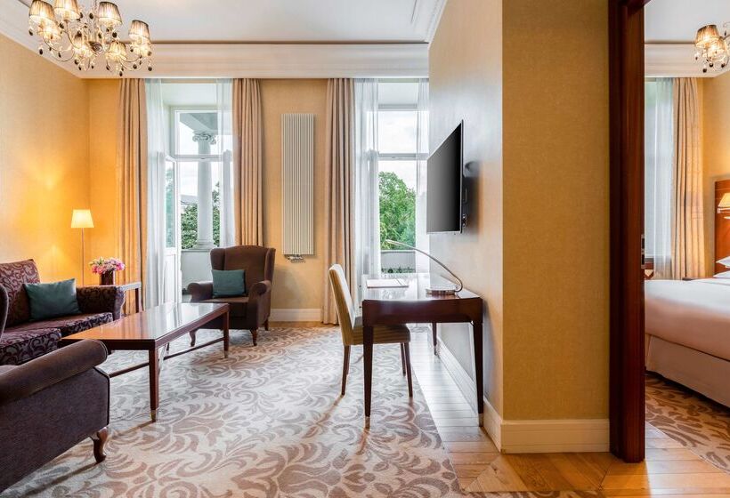 Grand Hotel Vilnius, Curio Collection By Hilton