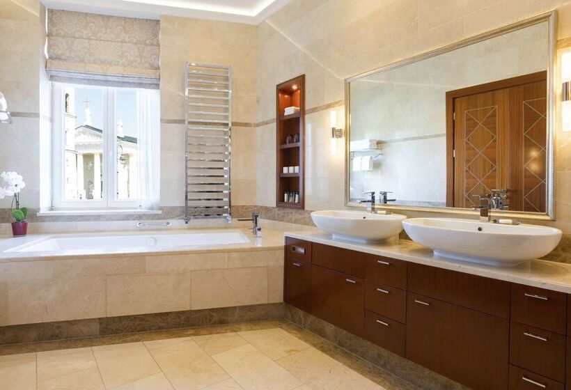 Grand Hotel Vilnius, Curio Collection By Hilton