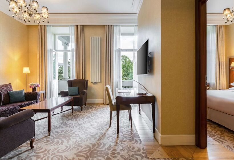 Grand Hotel Vilnius, Curio Collection By Hilton