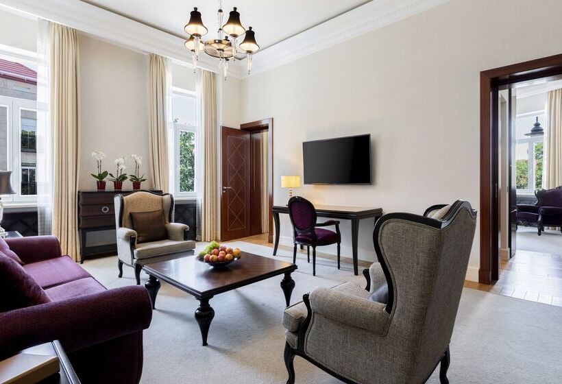 Grand Hotel Vilnius, Curio Collection By Hilton