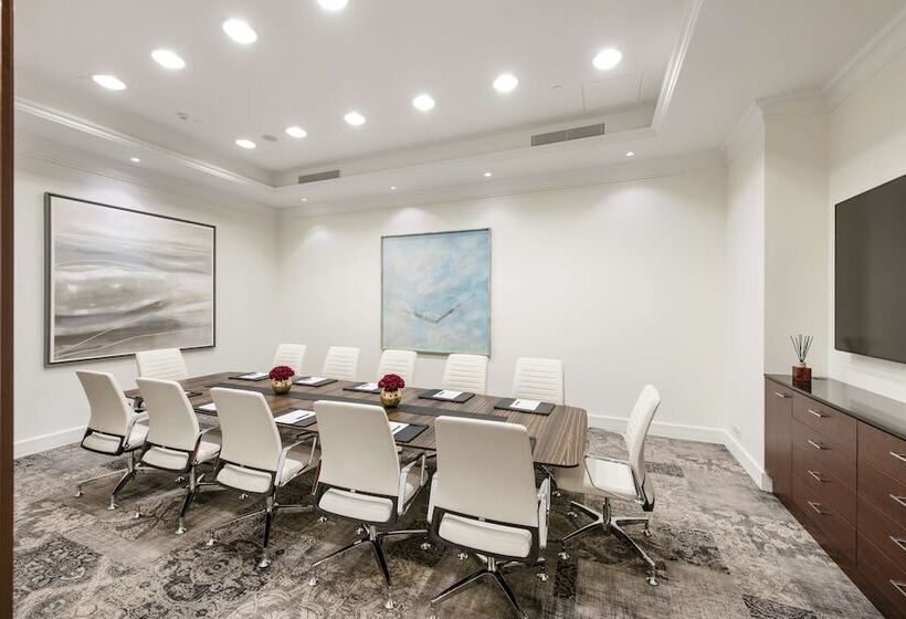 Grand Hotel Vilnius, Curio Collection By Hilton