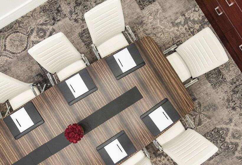 Grand Hotel Vilnius, Curio Collection By Hilton