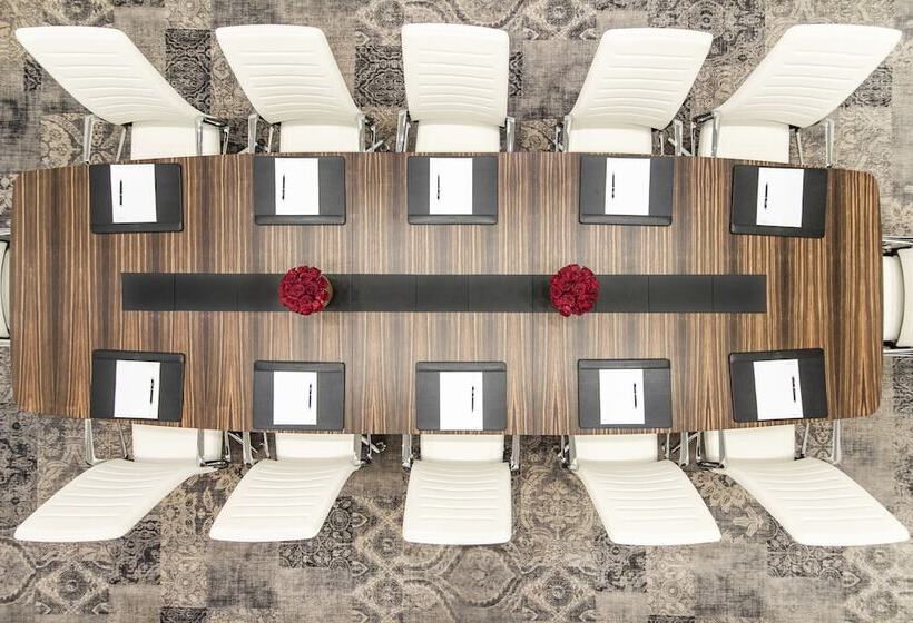 Grand Hotel Vilnius, Curio Collection By Hilton