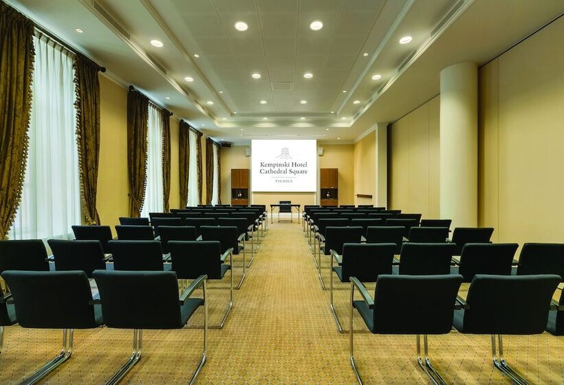 Grand Hotel Vilnius, Curio Collection By Hilton