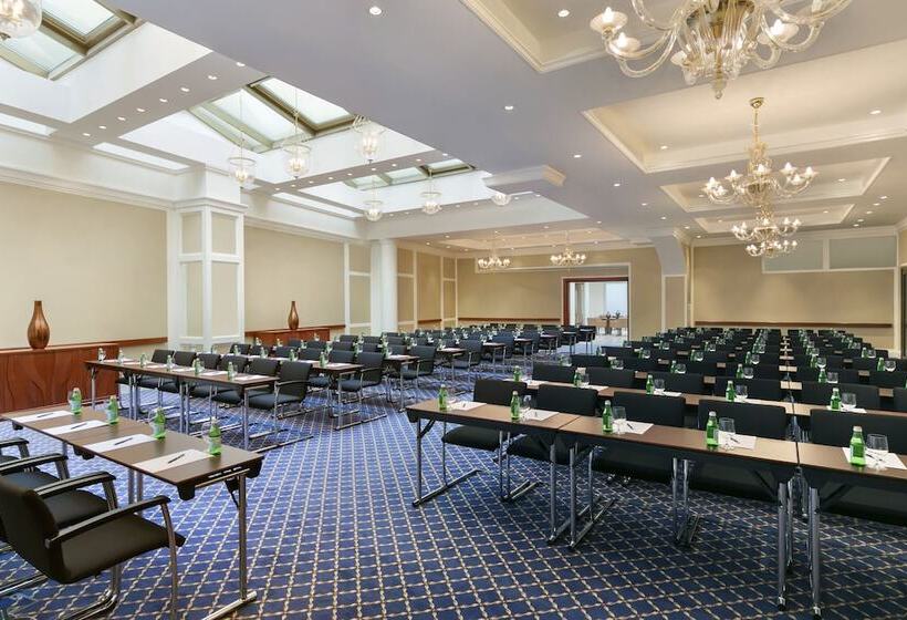 Grand Hotel Vilnius, Curio Collection By Hilton