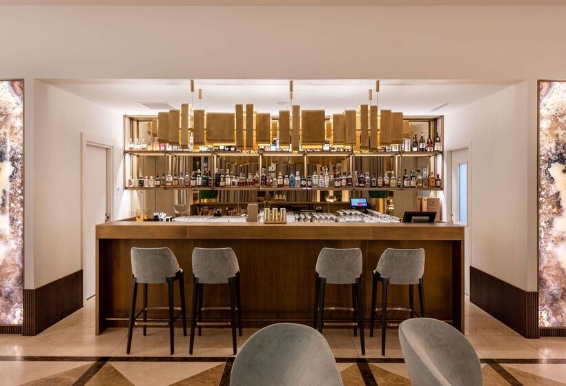 Grand Hotel Vilnius, Curio Collection By Hilton