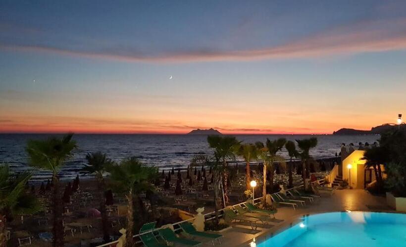Grand Hotel La Playa