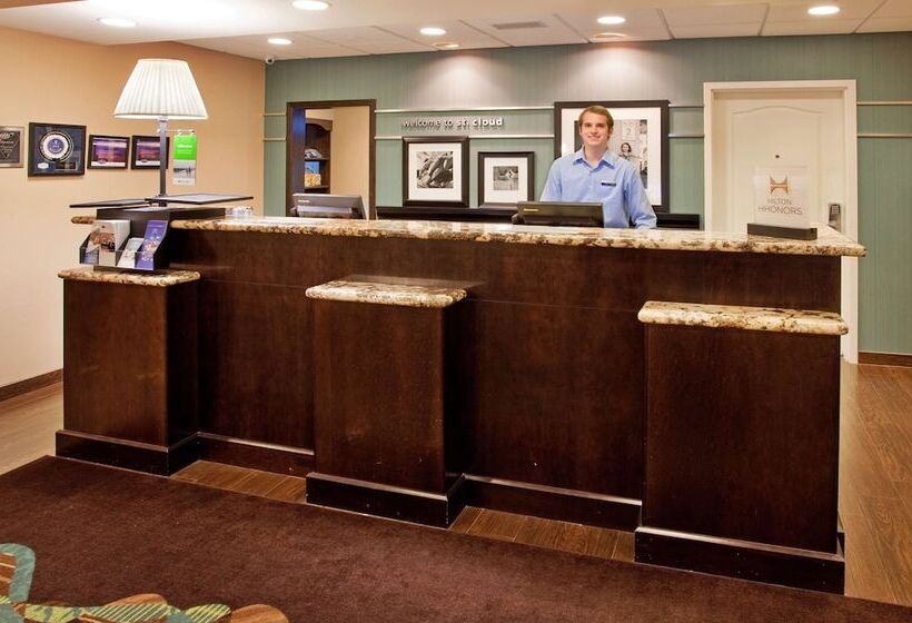فندق Hampton Inn & Suites St. Cloud, Mn