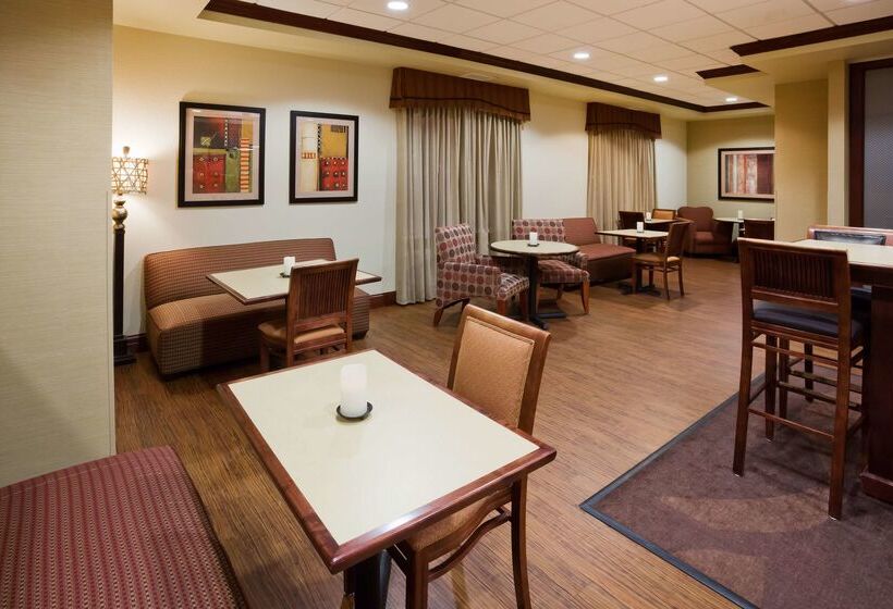 فندق Hampton Inn Fairmont