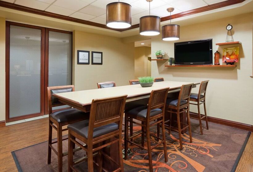 فندق Hampton Inn Fairmont