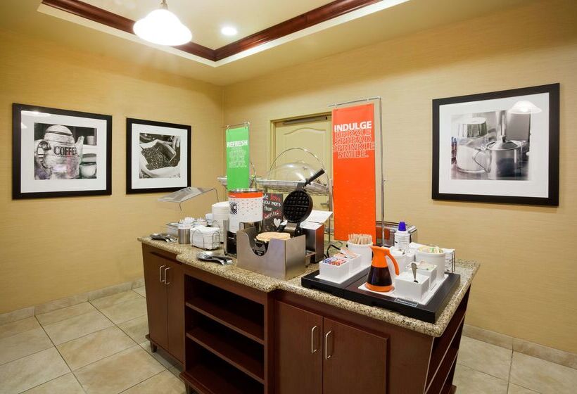 فندق Hampton Inn Fairmont