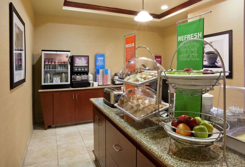 فندق Hampton Inn Fairmont