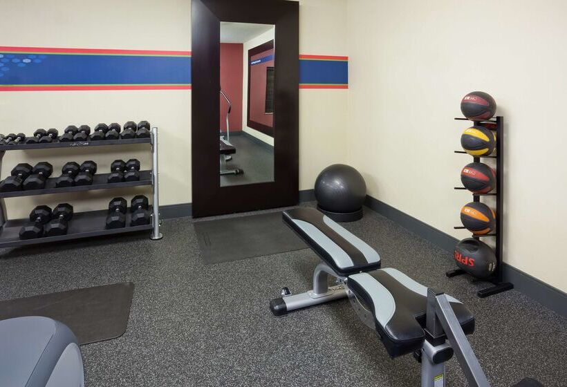 فندق Hampton Inn Fairmont